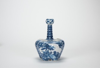 Qing - A Blue And White Porcelain Six Spouted Tulip Vase