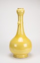 Republic - A Large Yellow Glaze Garlic Vase - 2