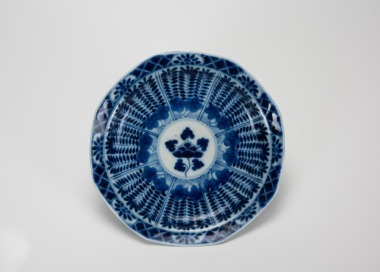 Qing - A Blue And White Octagon Rim ‘Flowers’ Plate‘Kangxi Nain Zhi’ Mark D: 20 cm