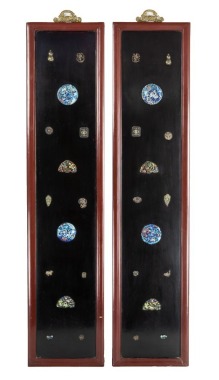 Early 20th Century - A Pair Of Wood Black Lacquer Insert Gems Hanging Sreen