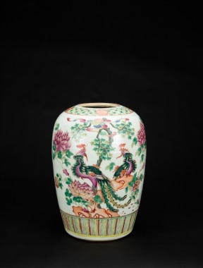 Late Qing/Republic - A Famille Glaze ’Phoenix’ Jar