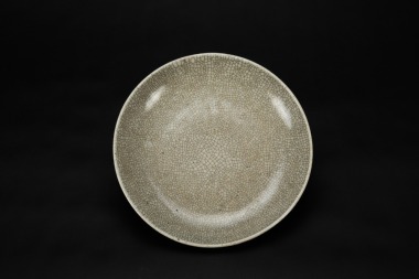 Ming - A Ge Yao Crackle Dish