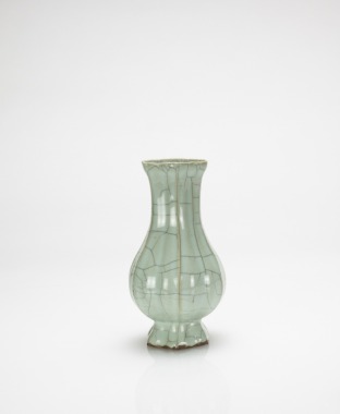 Song - A Very Rare Guan - Type Longquan Celadon Pear - Shaped Vase