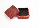 18th Century - A Carved Red Lacquer ‘Double Koi Fishes’ Cover Box - 5