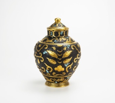 Late Qing-A Glit Glazed Carved Dragon’ Imitation Bronze Hu-Form Cover Vase.