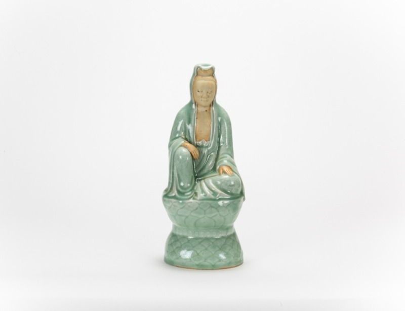 Late Qing Republic-A Celadon Glazed Seat Quanyin