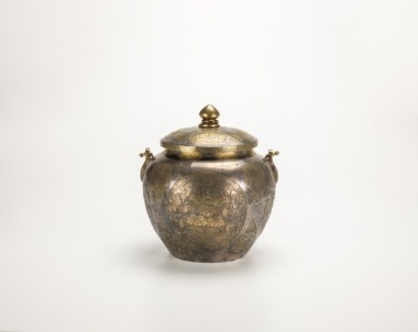 Tang Dynasty-A Gilt-Sliver Covered Jar And Handle With Floral Pattern
