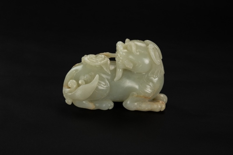 Qing - A White Jade Beast With Lingzhi