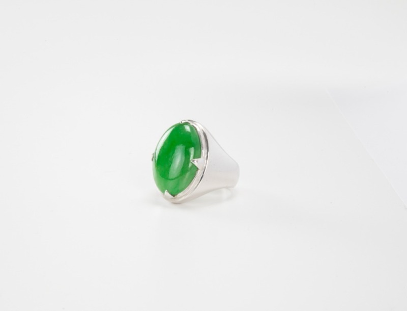 A 18k White Gold Mounted Green Jadeite Ring