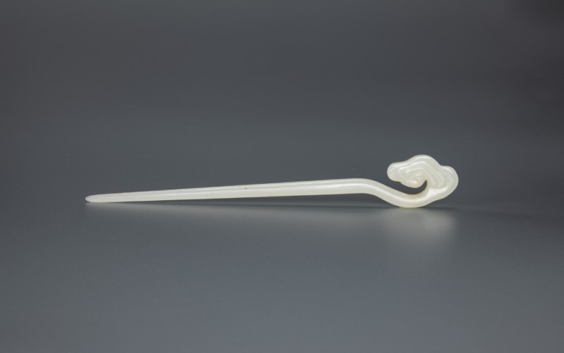 Qing-A White Glass Carved " Ruyi" Hairpin