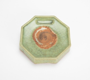 Qing -A Longquan Celadon Glazed Octagon Shape Inkpad