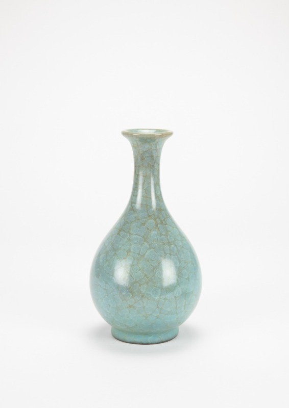 A Celadon Glazed Crackle Form ‘ Yu Huchun’ Vase
