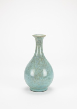 A Celadon Glazed Crackle Form ‘ Yu Huchun’ Vase