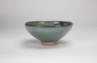 A Chinese Sky Blue Glazed Jun Yao Bowl (Yuan Dynasty)