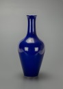 A Chinese Blue And White ‘Fu, Lu And Shou’ Plate And Sacrificial Blue Glazed Vase (2 ps) - 3