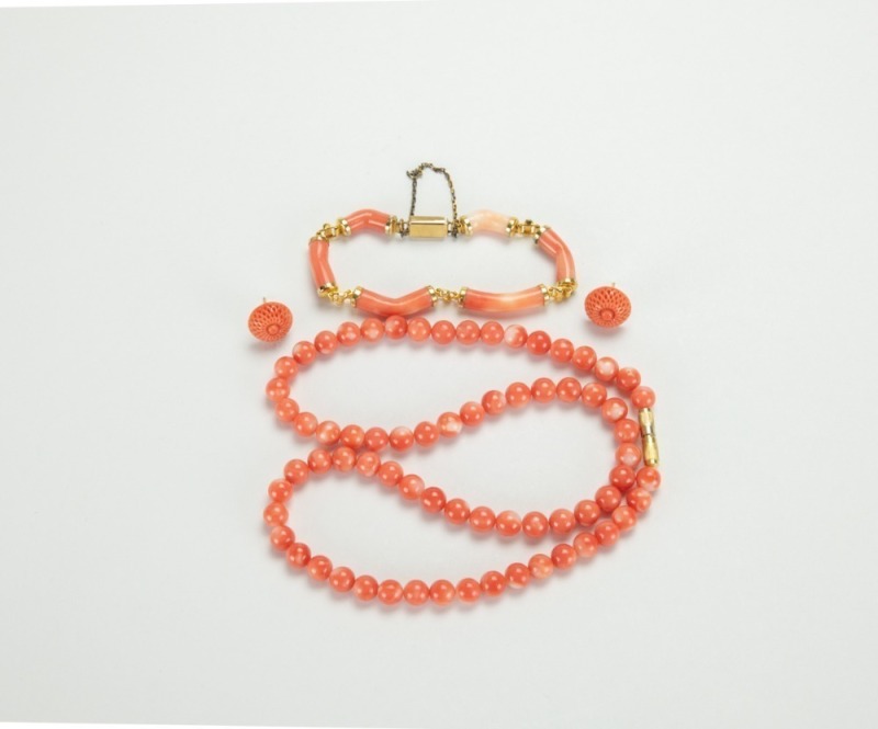 A Set Of Coral Necklace, Bracelet And Earring