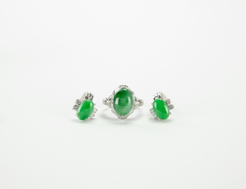 A Jadeite Mounted Diamond 18k White Gold Ring And A Pair Of Earring (Guaranty Natural Jadeite)