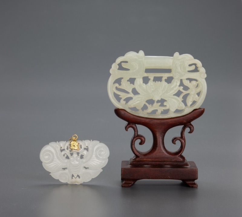 A Two Chinese White Jade Carved ‘Flowers And Butterfly Pendants(2 Pcs)