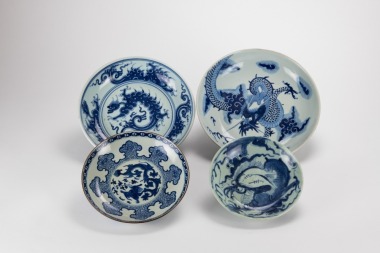 A Group Of Four Chinese Blue And White &lsquo;Dragon&rsquo; Plate(4 Pcs).