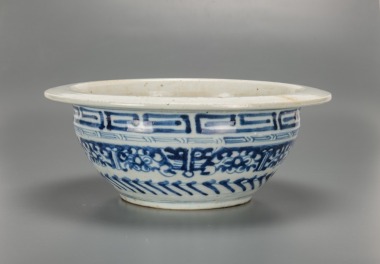 A Blue And White Flower Pot. Late Qing Dynasty