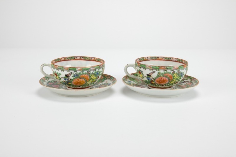 A Pair Of Chinese Guangcai Glazed &lsquo;Figures And Flowers&rsquo; Cup And Cup holder (4Pcs).