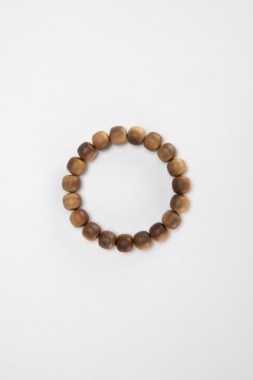 An Agalloch Beads Bracelet