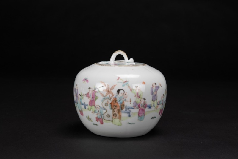 A Famille - Glazed &lsquo; Nine Childs Playground&rsquo; Cover Jar.
