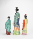 A Group Of Three Famille - Glazed Statues - 4