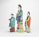 A Group Of Three Famille - Glazed Statues - 5