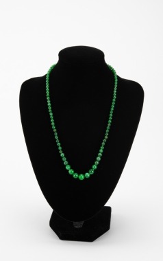A Natural Semi - Translucent Emerald Green Jadeite Beads Nicklace