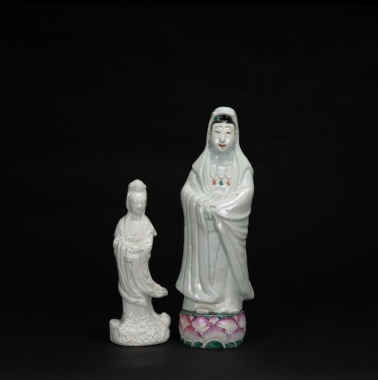 A Famille Glazed Guanyin and Dehua White Glazed Guanyin Statue